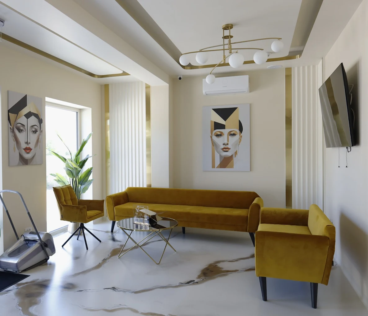 Clinica XMEDICAL Suceava - Sala de așteptare 1