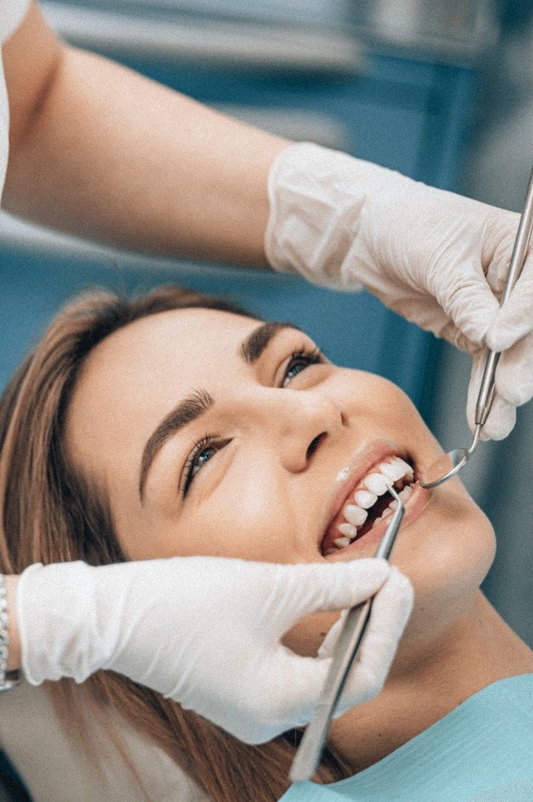 Implantologie și estetică dentară
